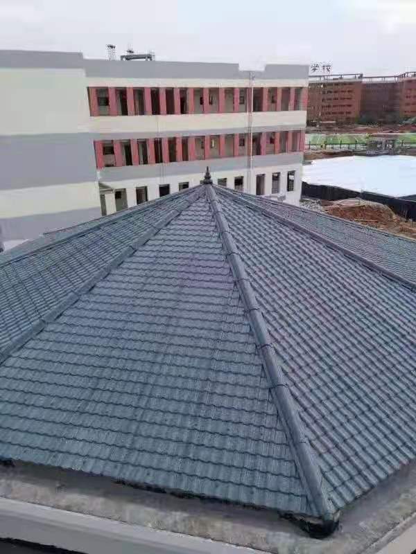 樹脂瓦施工現(xiàn)場 樹脂瓦施工現(xiàn)場